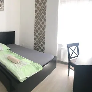Apartamento West, Budapest
